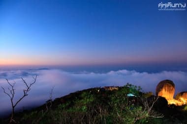 ประเพณีนมัสการรอยพระพุทธบาทพลวง เขาคิชฌกูฏ จันทบุรี 2560 